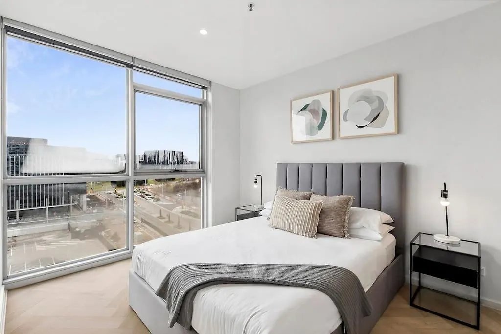Modern Renovated Cbd Apartment Canberra