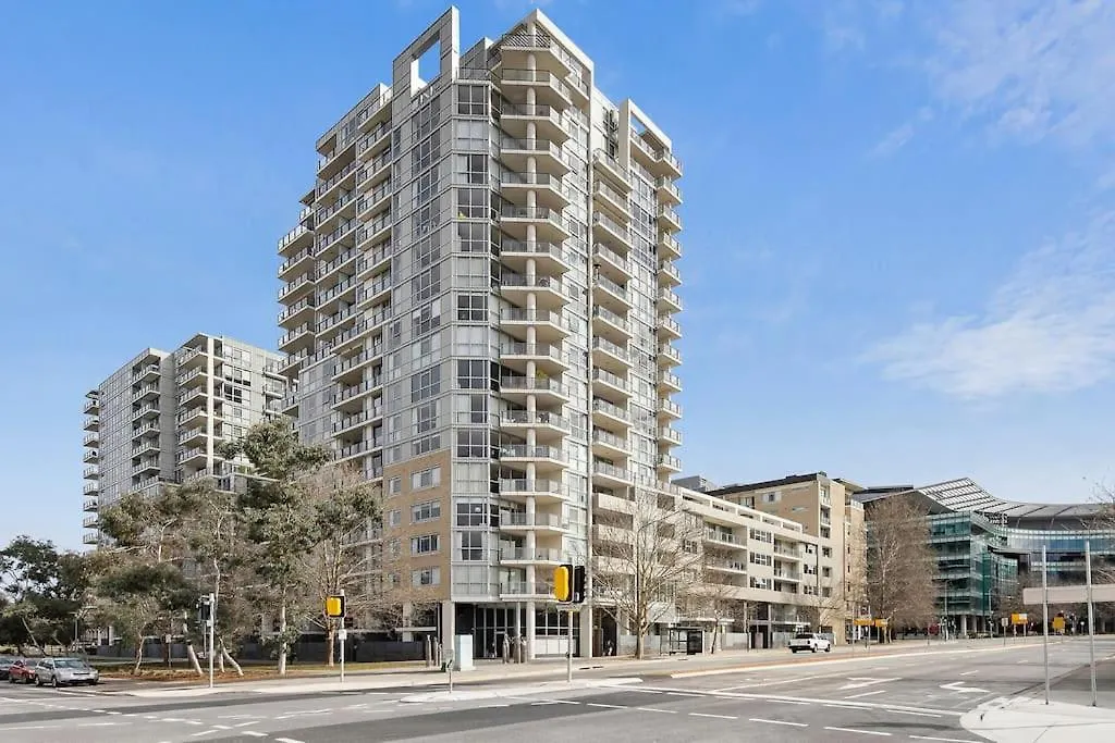 Modern Renovated Cbd Apartment Canberra Australien